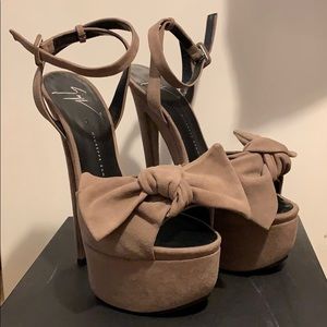 Worn Giuseppe Zanotti Denny bow heels